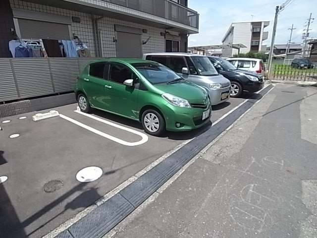 【コート・ディア飾磨の駐車場】