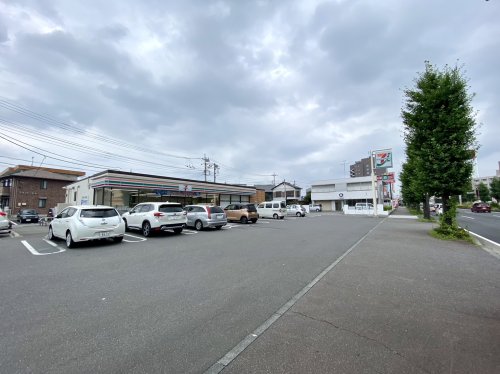 【高崎市箕郷町上芝のアパートのコンビニ】