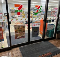 コンビニ　セブンイレブン 近鉄河内永和駅前店（コンビニ）まで361m