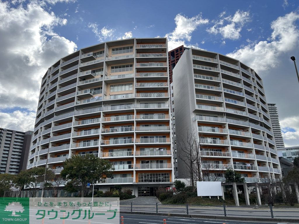 【福岡市東区香椎照葉のマンションの建物外観】