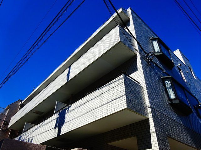 【サンヒルズ松原の建物外観】