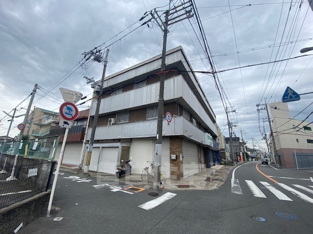 茨木市中村町のマンションの建物外観