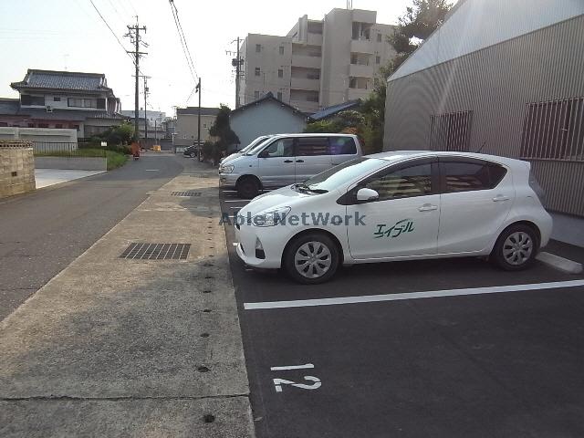 【岐阜市宇佐東町のマンションの駐車場】