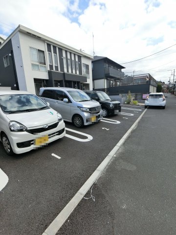 【四街道市和良比のアパートの駐車場】