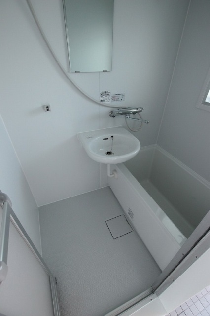 バス・シャワールーム　写真は別部屋のものです。