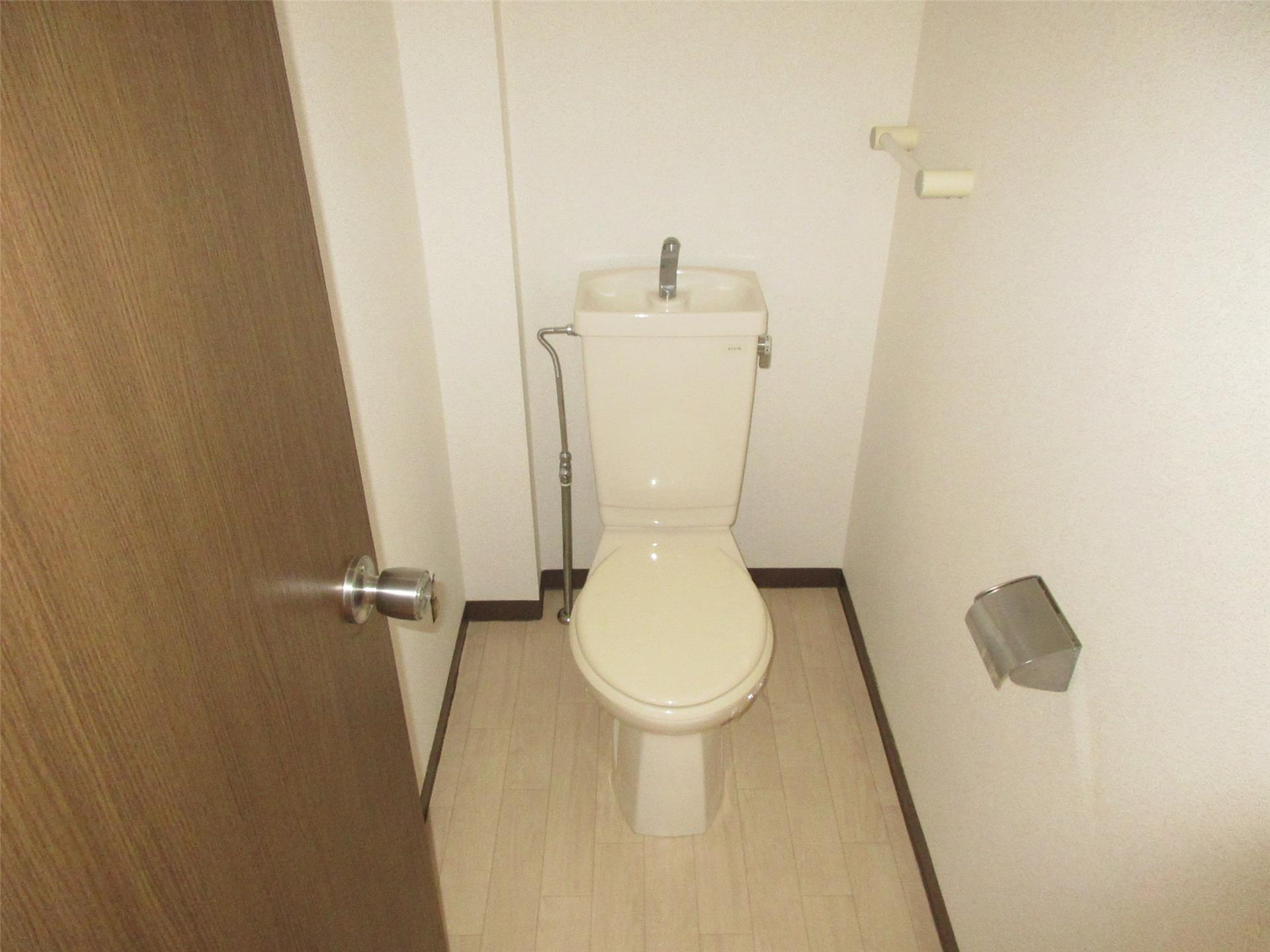 トイレ　別部屋写真