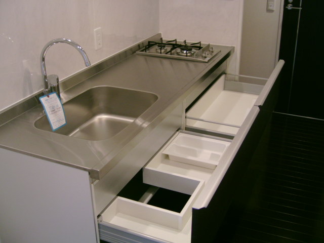 キッチン　カウンターキッチンのシステムキッチン