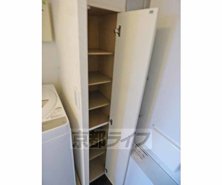 その他設備　奥行きのあるシューズボックスです。