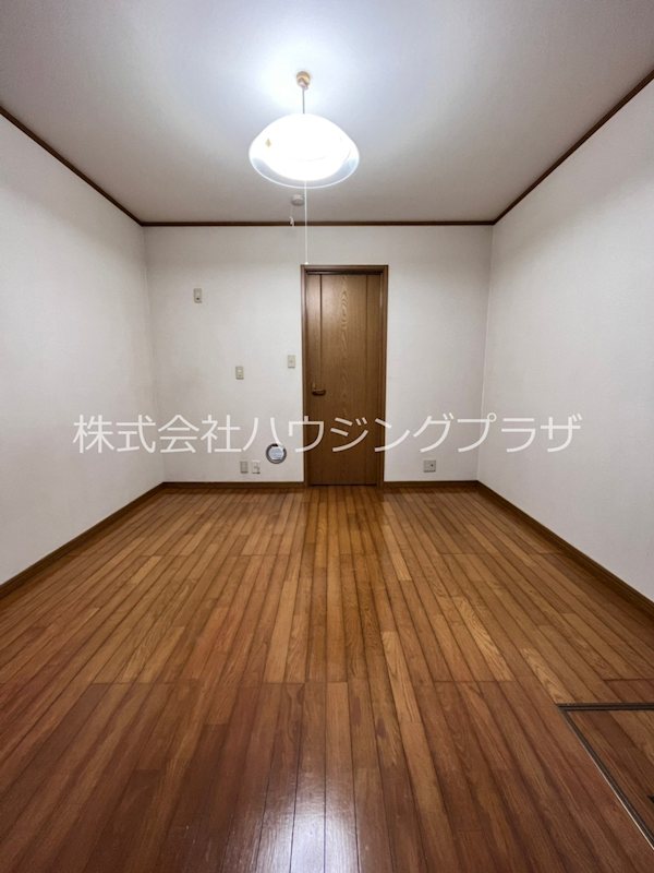 居室・リビング　室内