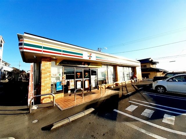 コンビニ　セブンイレブン 万野原店（コンビニ）まで700m