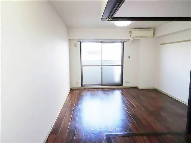 居室・リビング　明るいお部屋