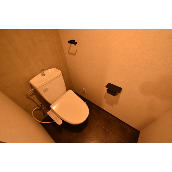 トイレ　清潔感のあるウォシュレット付きのトイレです♪