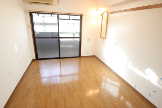 居室・リビング　※別部屋の写真です