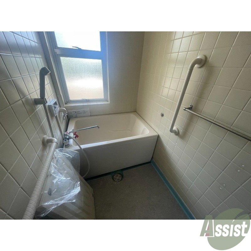 バス・シャワールーム　コチラで日々の疲れを癒し、リラックスしてください