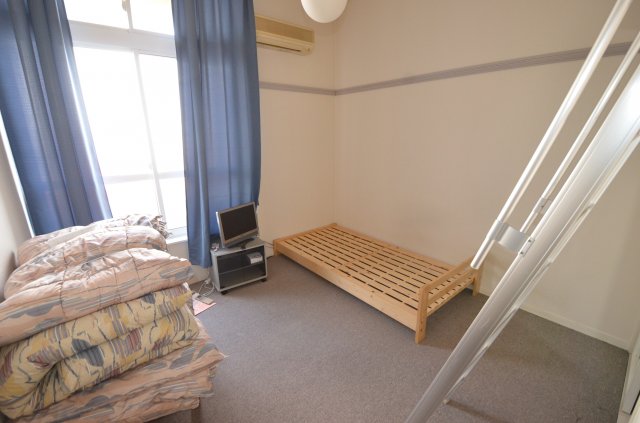 居室・リビング　ロフト付きの洋室です♪