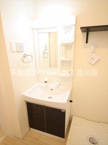 洗面設備　写真は同型タイプ別物件