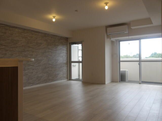 居室・リビング　別室参考画像です。