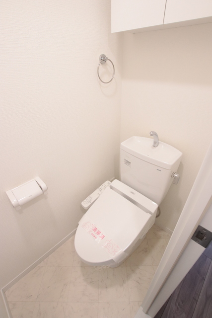 トイレ　◆快適な洗浄機能付きの便座です◆