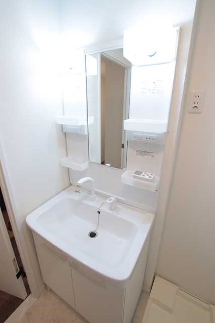 洗面設備　◆身支度に便利な洗髪洗面化粧台です◆