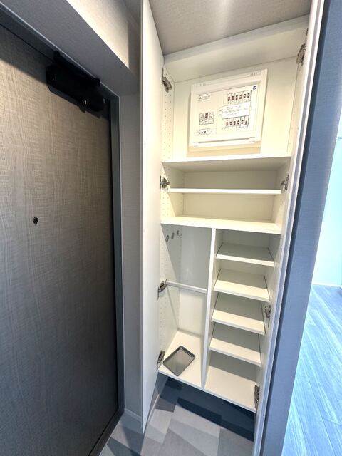 玄関　◆たっぷり収納できるシューズボックス◆
