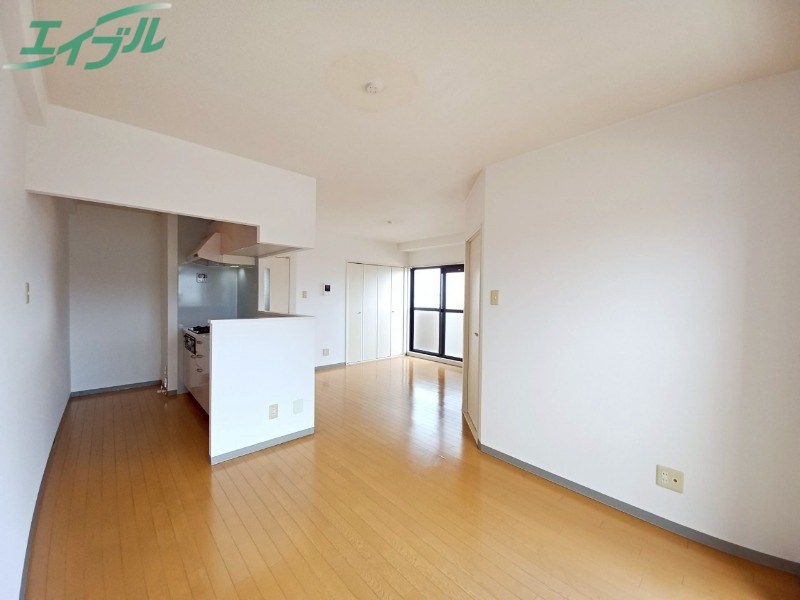 居室・リビング　同型参考写真