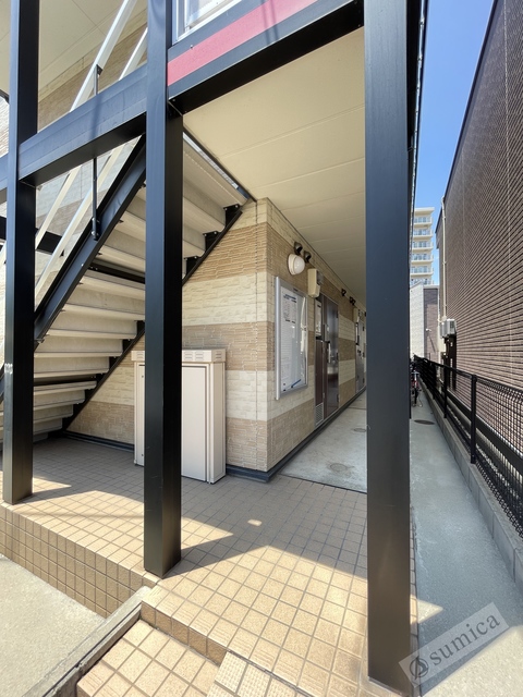 エントランス　ここに住む幸せ。明るいエントランス。