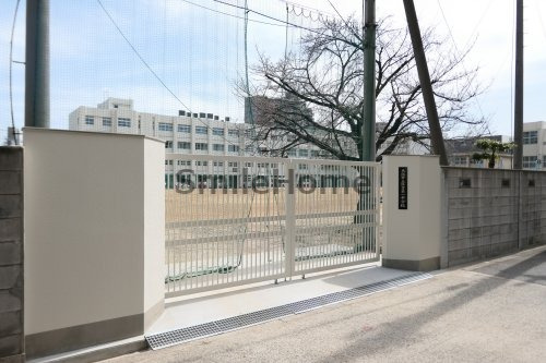 中学校　大阪市立住吉第一中学校（中学校）まで518m