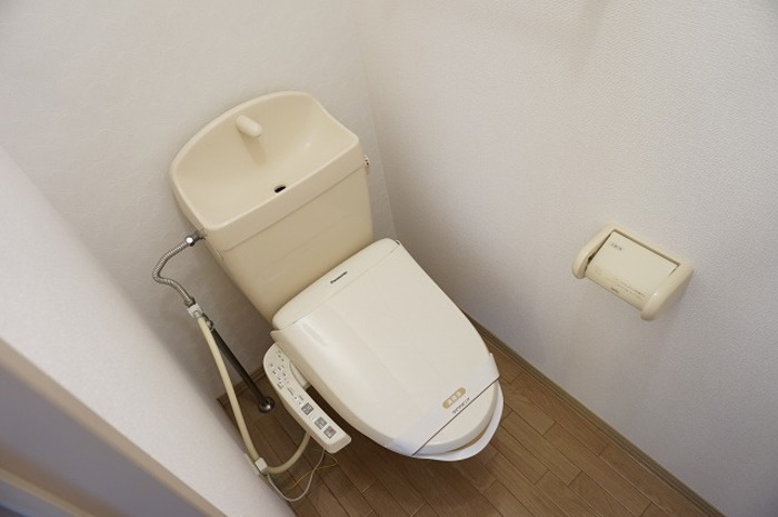 トイレ　反転タイプのお部屋です