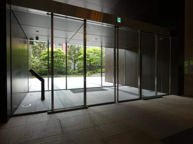 エントランス　エントランス