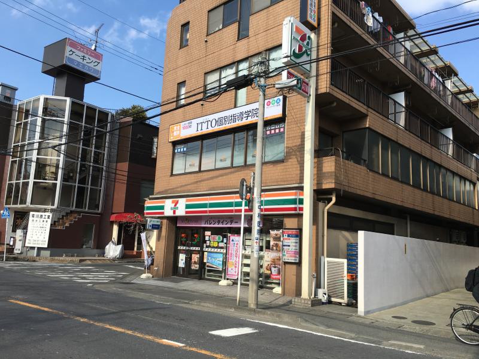 コンビニ　セブンイレブン川崎登戸新町店（コンビニ）まで126m