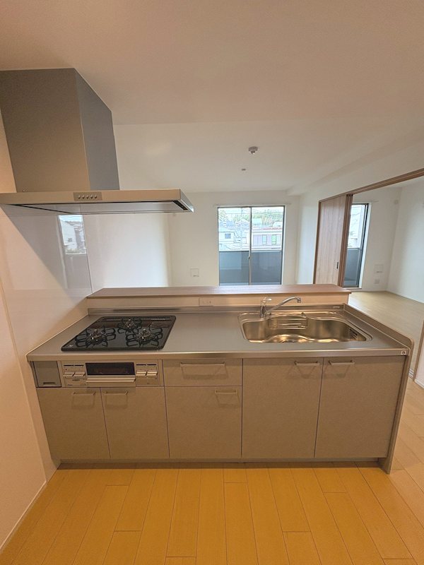 キッチン　料理が楽しくなる3口コンロのシステムキッチン