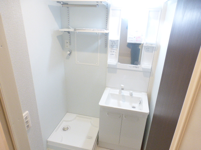 洗面設備　シャンプードレッサー、洗濯機置き場