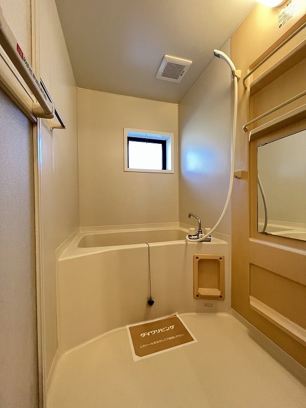 バス・シャワールーム　※反転タイプ(※掲載情報と物件の現況が異なる場合、現況を優先