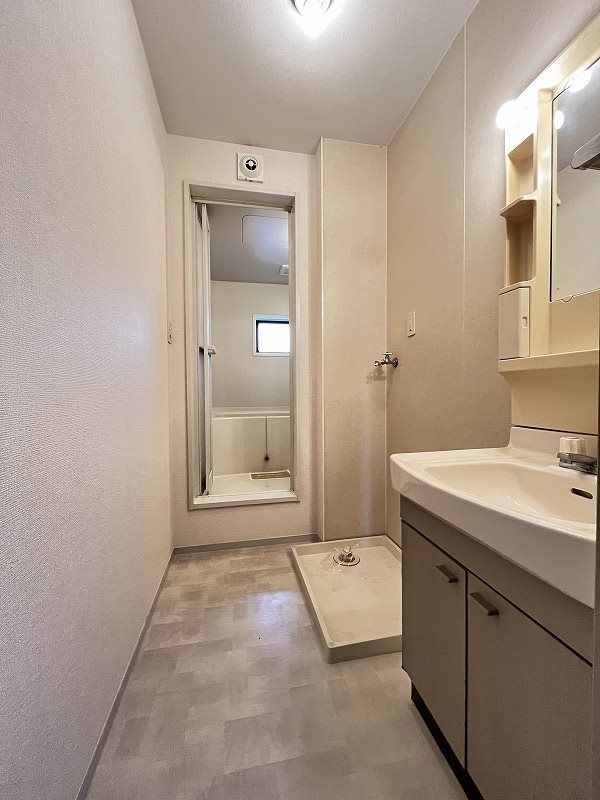 洗面設備　※反転タイプ(※掲載情報と物件の現況が異なる場合、現況を優先