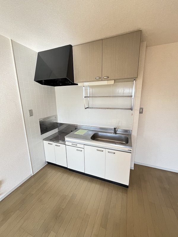 キッチン　※反転タイプ(※掲載情報と物件の現況が異なる場合、現況を優先