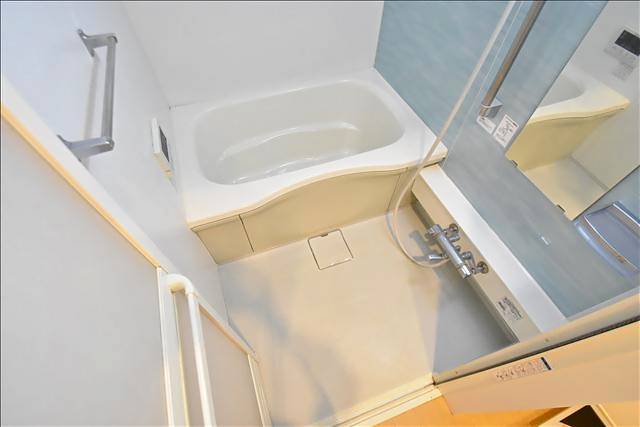 バス・シャワールーム　バス・トイレ別でお風呂時間が快適。