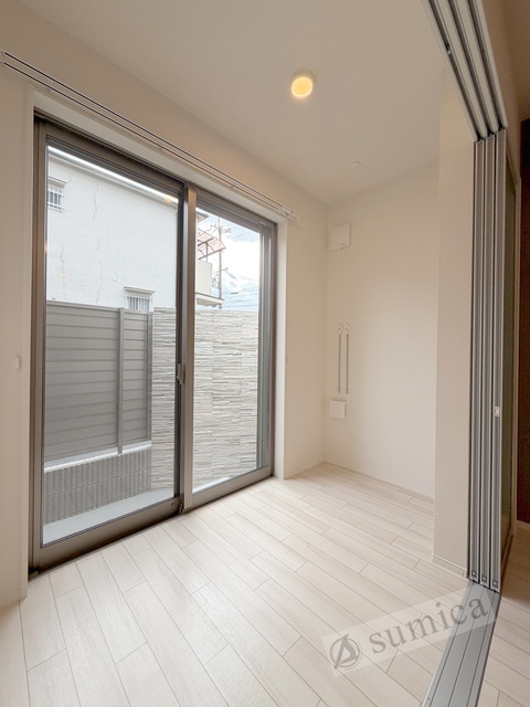 バルコニー　ホワイトベースで明るい内装♪