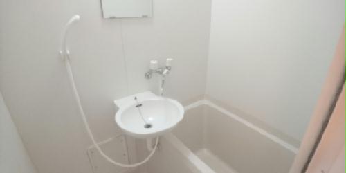 バス・シャワールーム　設備・使用は号室により異なる為、現況を優先いたします。