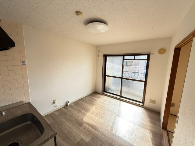 居室・リビング　現況の物を優先とします