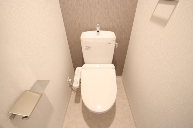 トイレ　※別室の参考写真の為、現況優先です。