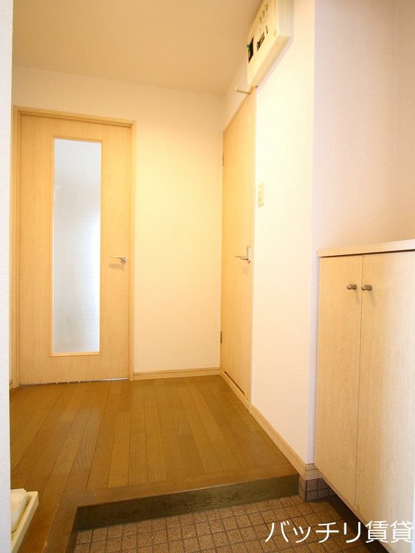 玄関　※別号室イメージの為、現状を優先致します