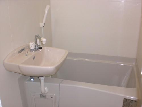 バス・シャワールーム　1F