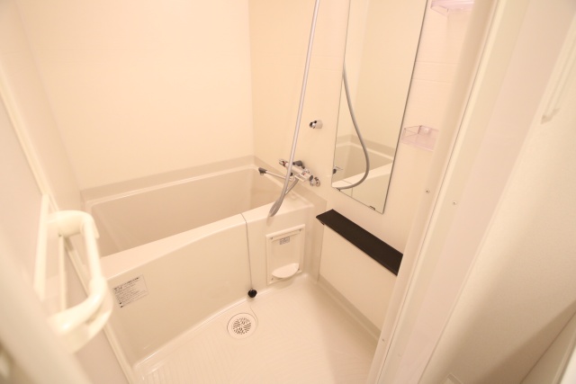 バス・シャワールーム　※別室の参考写真の為、現況優先です。