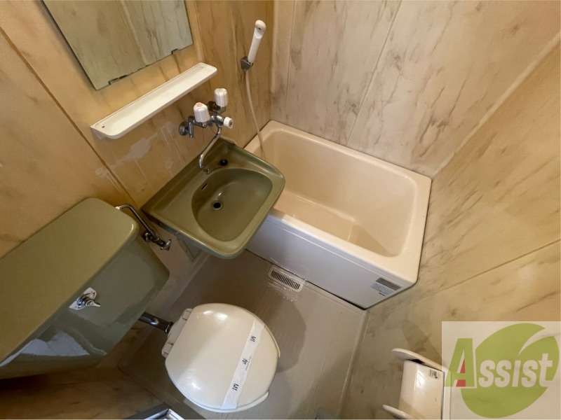 バス・シャワールーム　ユニットバスです。疲れを癒すのに欠かせませんね！