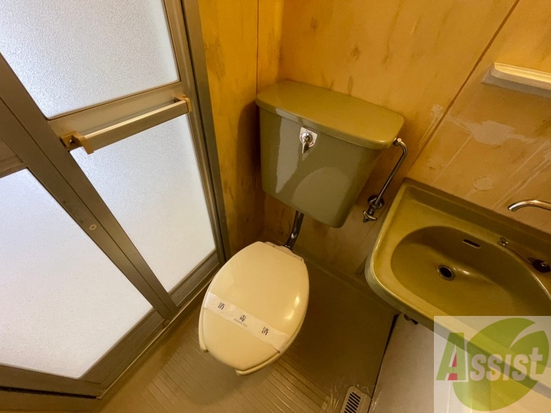 トイレ　こちらはトイレです。清潔感があり、安心して使用できます。