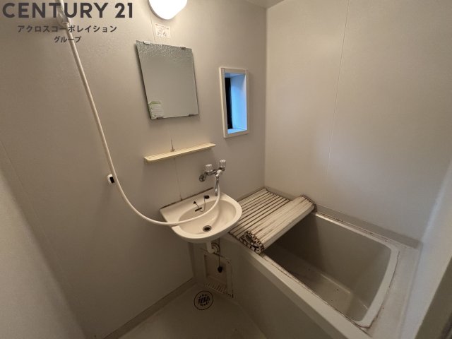 バス・シャワールーム　シンプルな2点ユニットバス