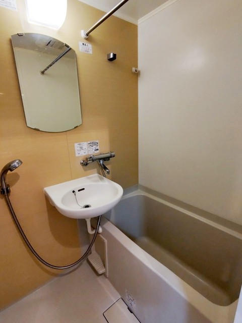 バス・シャワールーム　同仕様参考写真