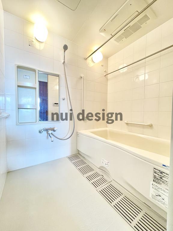 バス・シャワールーム　同タイプ住戸参照