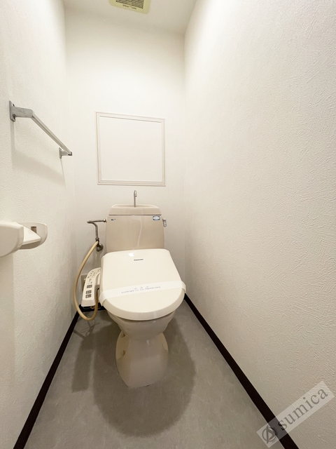 トイレ　温水洗浄便座付き♪♪