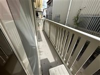 バルコニー　暖かな日差しのふりそそぐバルコニー